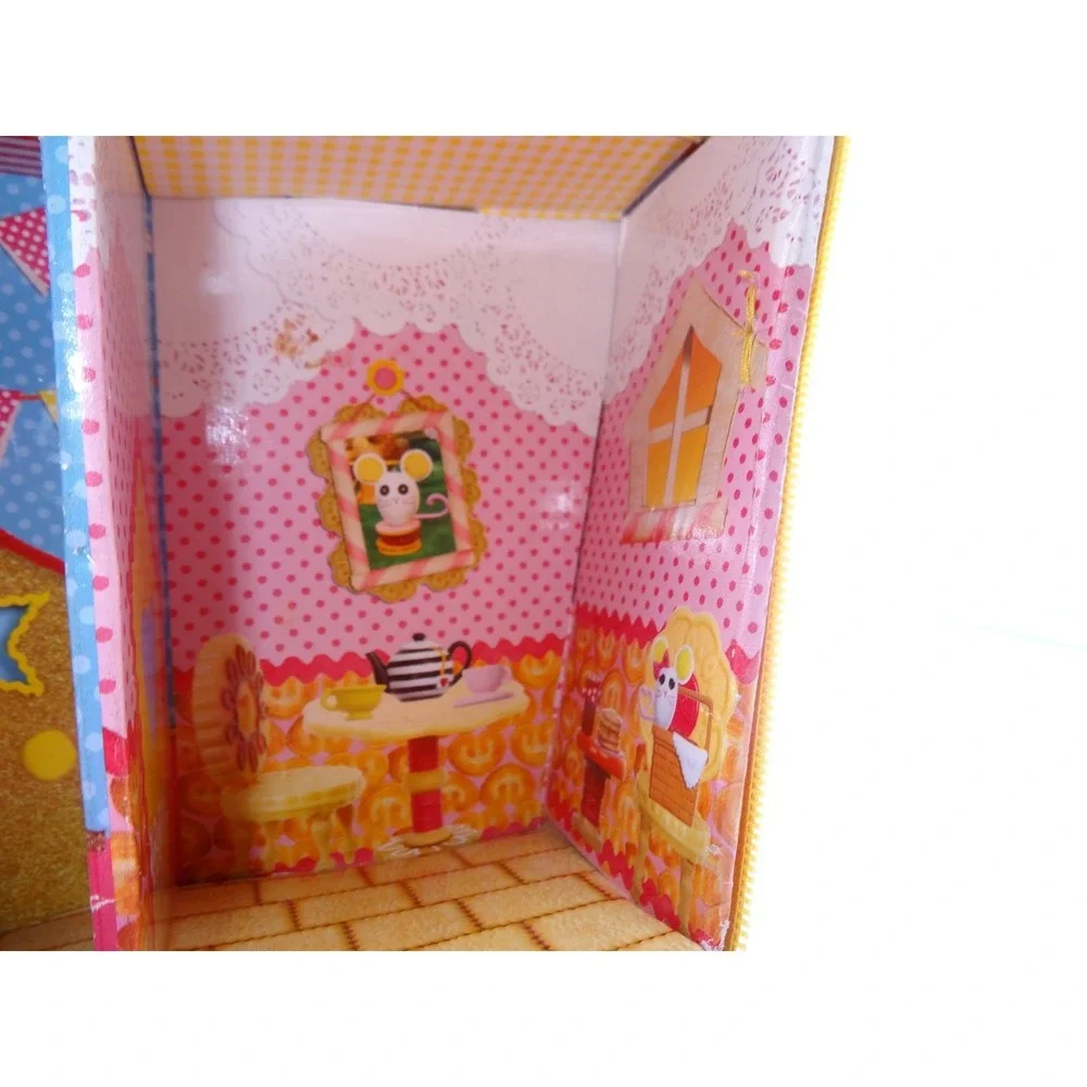 Lalaloopsy Carry Along Case & Doll House  2 Mini Dolls included Sunny‎ and Spot